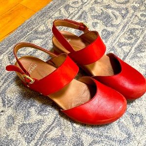 Dansko red shoes ♥️
